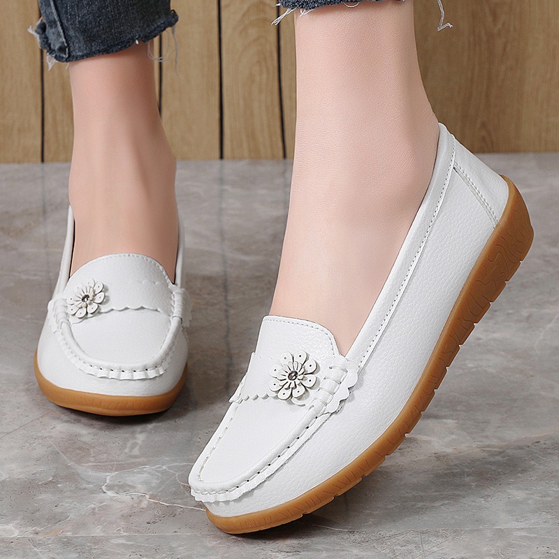 Leatherwork Flowers - Sepatu Wanita Moccasins Warna Solid Kulit