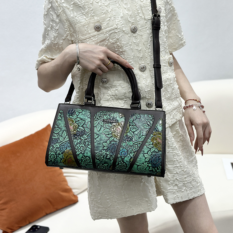 Tas Selempang Wanita Motif Bun - Leatherwork Flowers ulasan dan harga