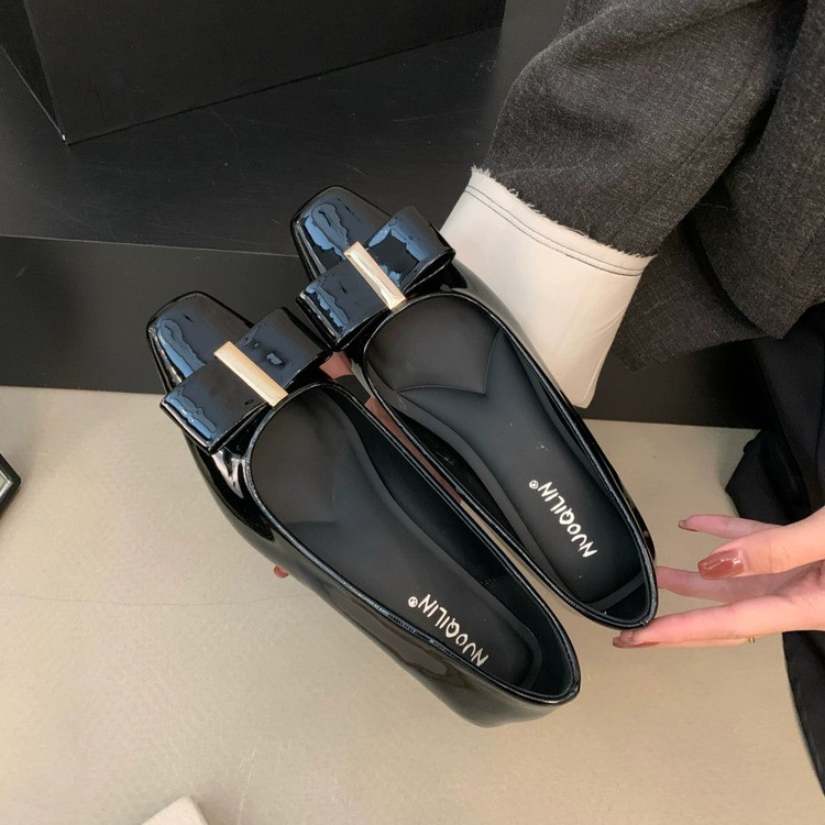 Sepatu Wanita Model Square-toe - Leatherwork In French ulasan dan harga